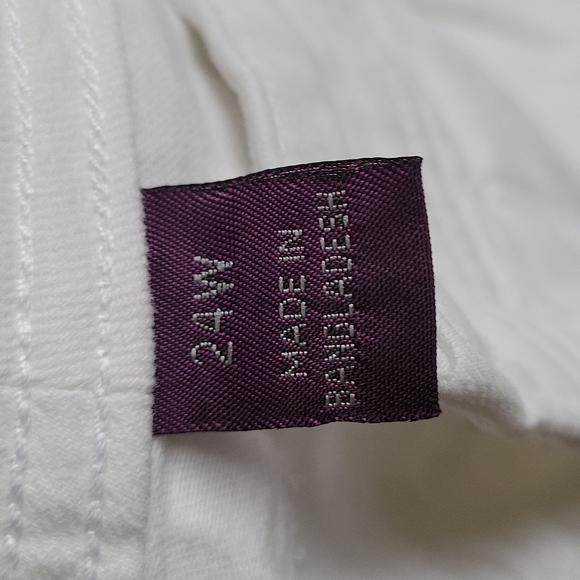 Gloria Vanderbilt White Capris !!! - Picture 9 of 10